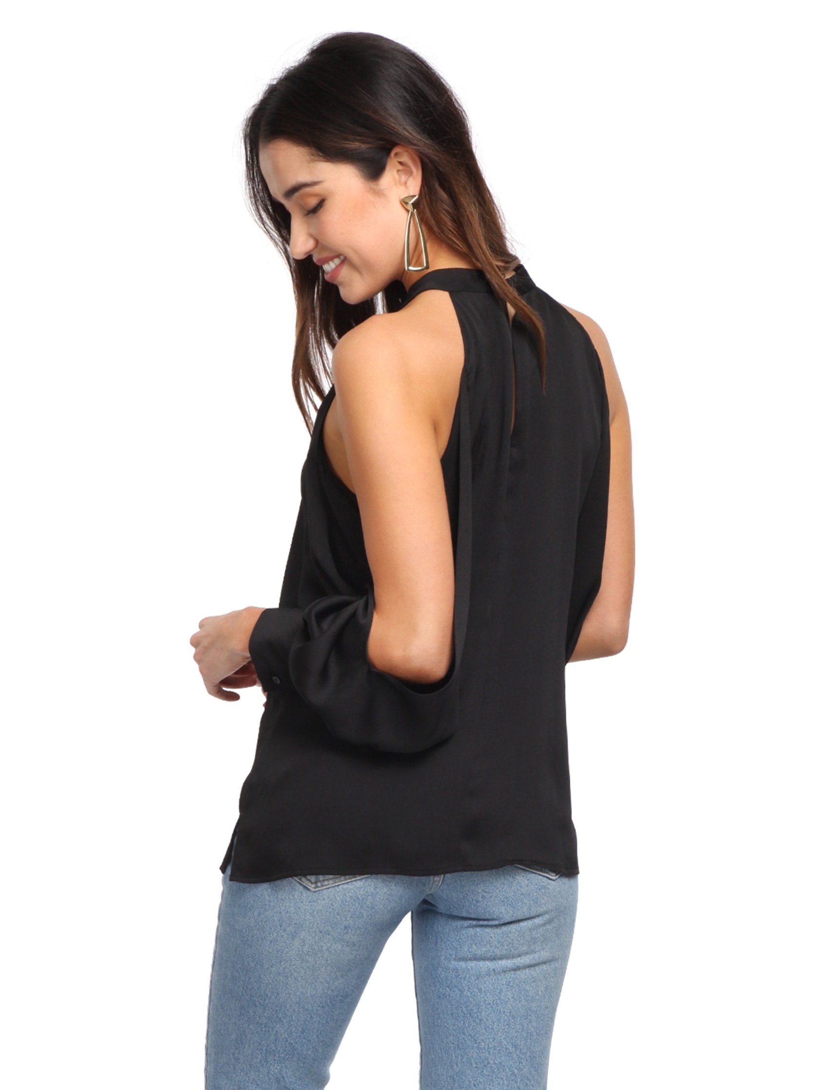 Women outfit in a top rental from 1.STATE called Cold Shoulder Blouson Sleeve Blouse