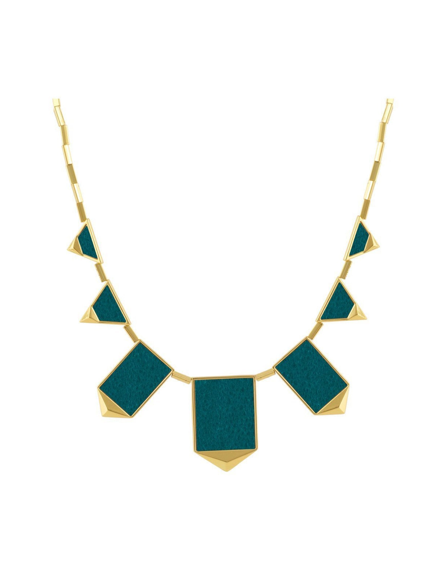Women outfit in a necklace rental from House of Harlow 1960 called Classic Station Pyramid Necklace