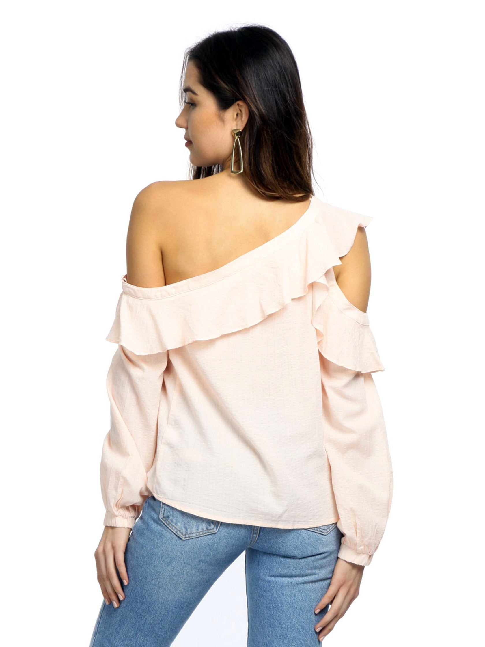 Girl wearing a top rental from ASTR called Paige Off The Shoulder Blouse