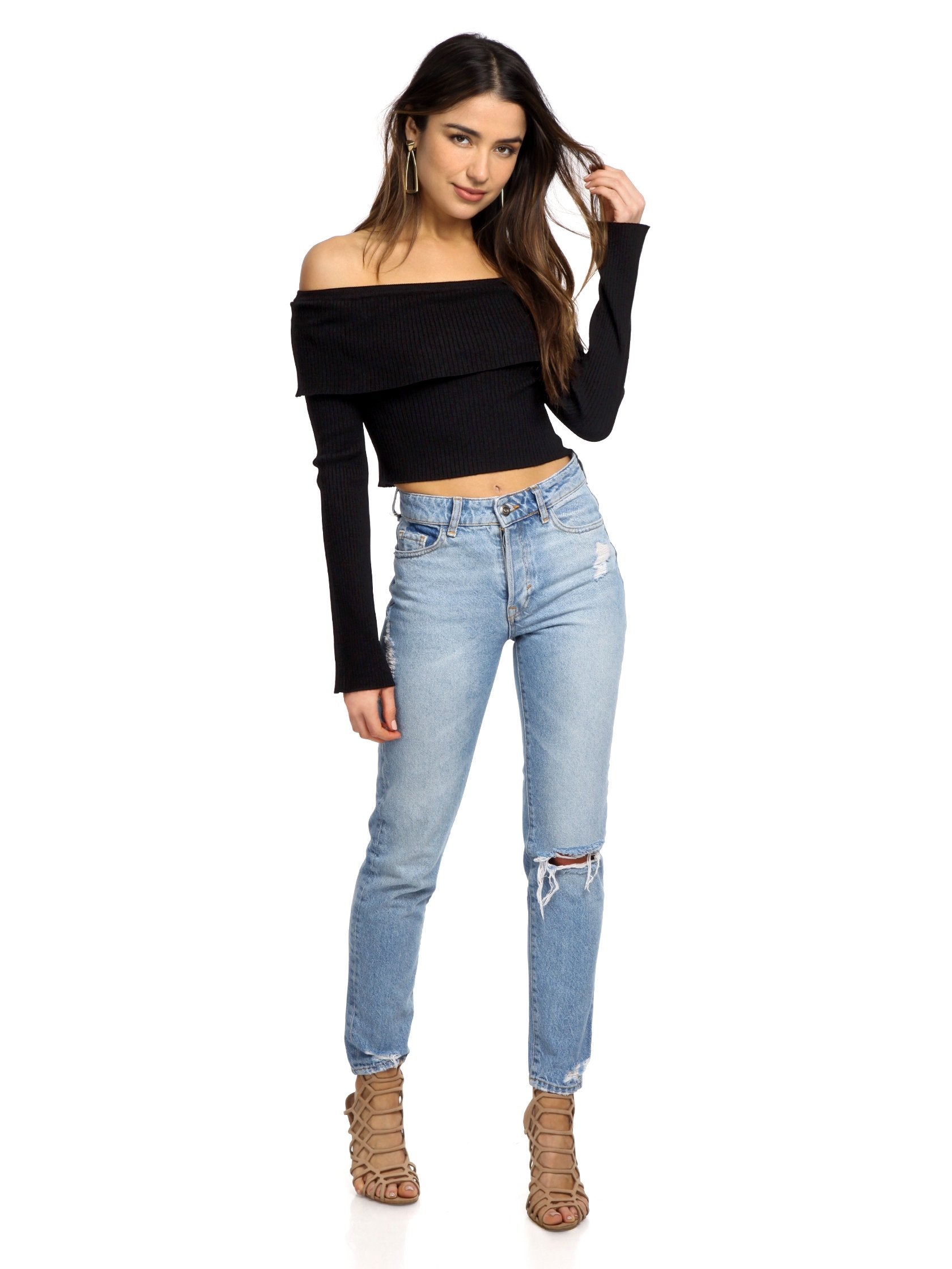 Girl wearing a top rental from FashionPass called Sadie Crop Top
