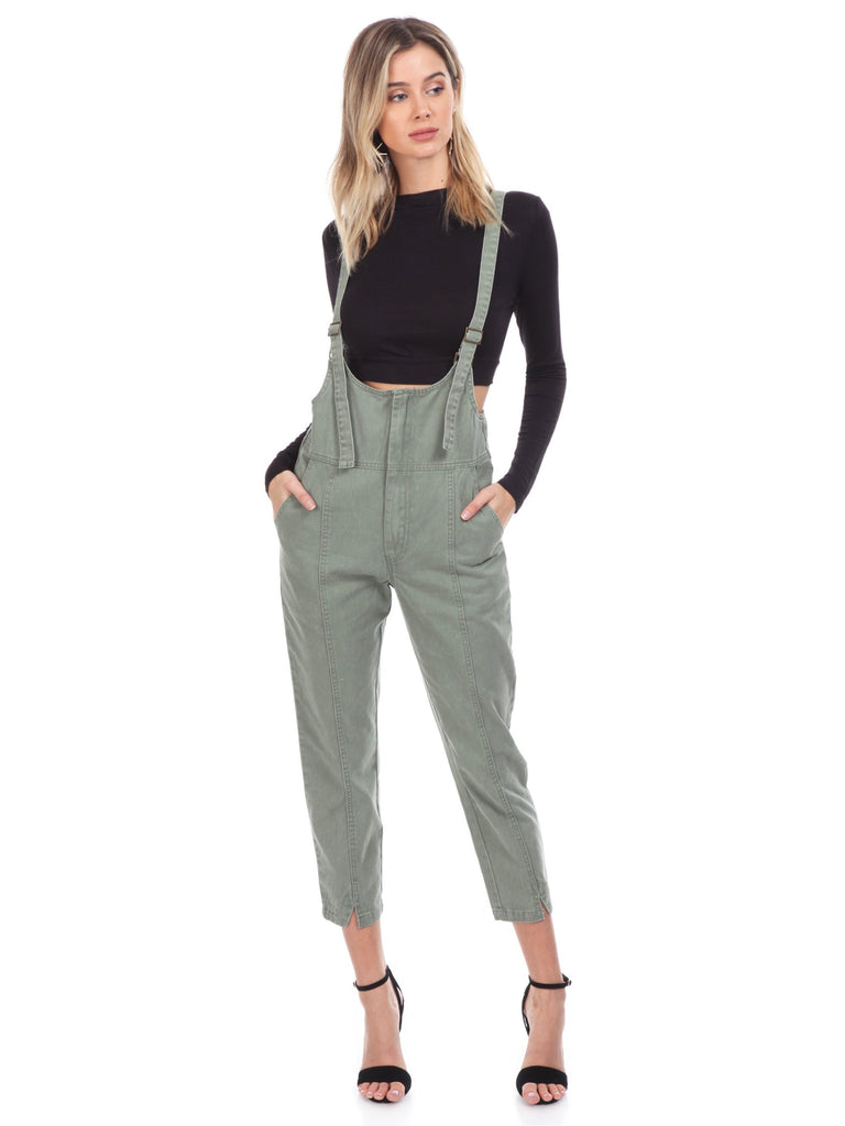 Women outfit in a jumpsuit rental from FashionPass called Kelly Crop Top