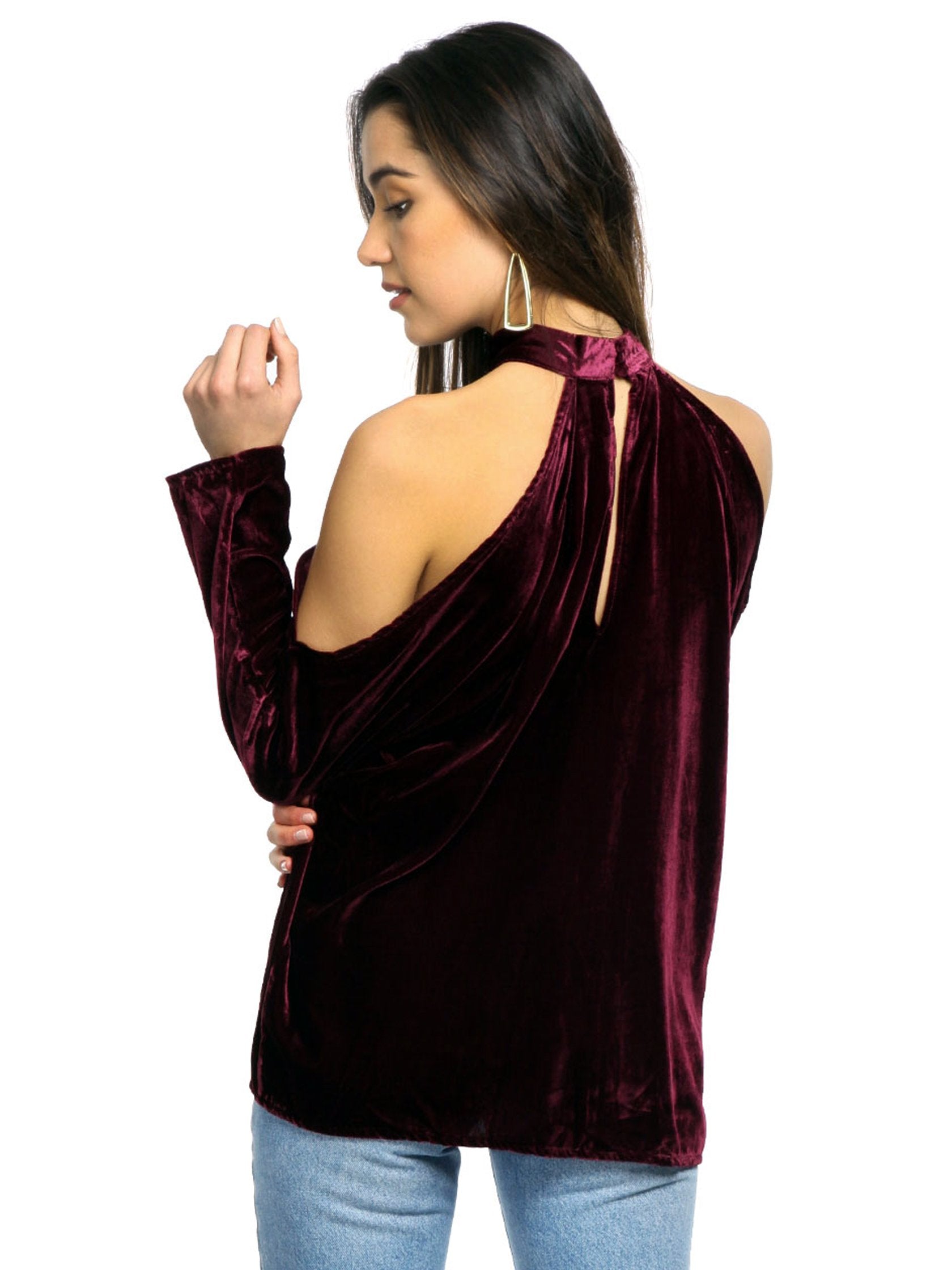 Women outfit in a top rental from YUMI KIM called Hot And Cold Velvet Top